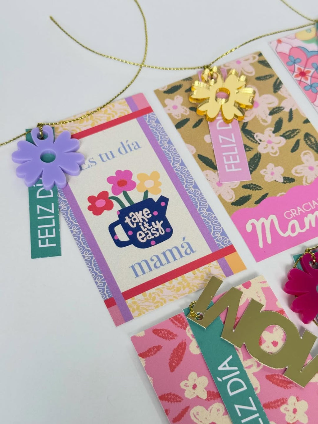 Tags de Temporada con Relieve UV | Set de 24